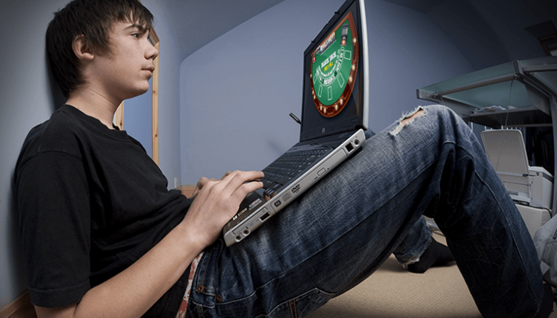 Quieren restringir el acceso a juegos de azar online en menores de edad