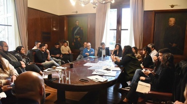 La Provincia y el Municipio de La Plata crearon una mesa de trabajo para abordar la situación en los barrios "Ellas Hacen", "El Mercadito" y Planeadores
