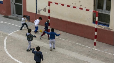 Se suman 112 escuelas bonaerenses al horario de clase extendido