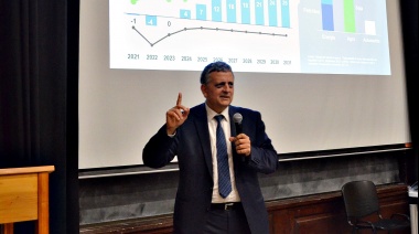 El presidente de YPF presentó su plan de gestión en la Facultad de Ingeniería de La Plata