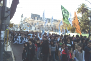 Miles de jóvenes de La Plata y la provincia de Buenos Aires marcharon en un nuevo aniversario de "La Noche de los Lápices"